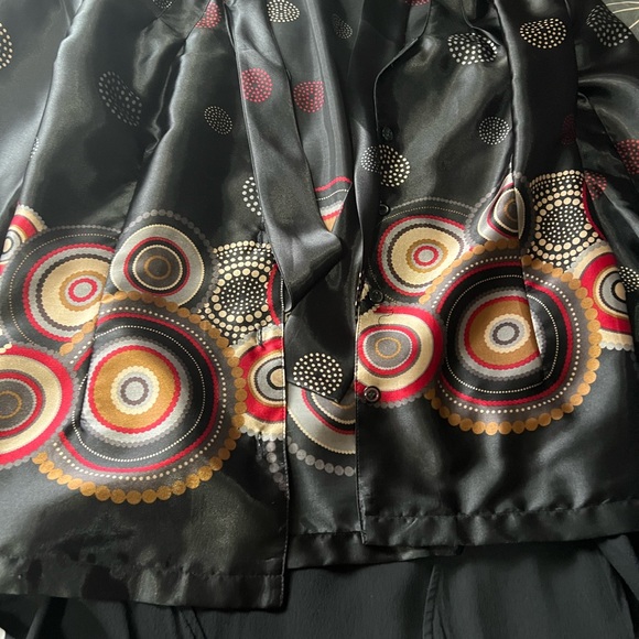 Size 8 items. Jackets $50 dresses and skirts $30. Each item is sold separately - Picture 9 of 16